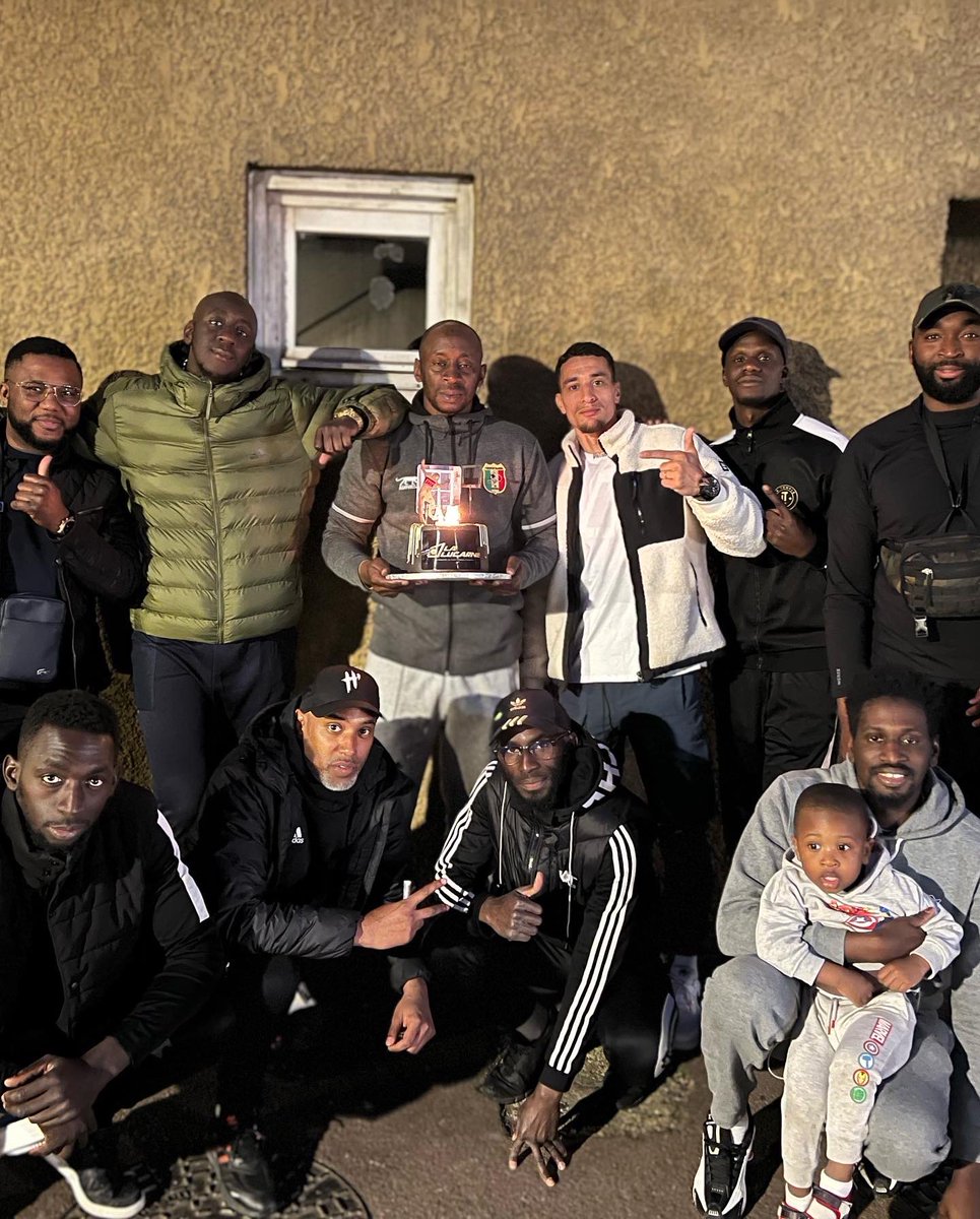 La Lucarne Officielle tweet media