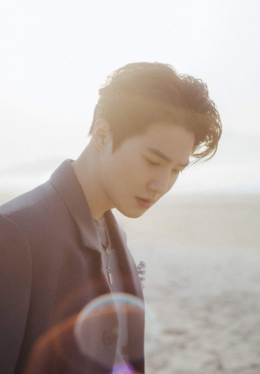 hourly junmyeon tweet media