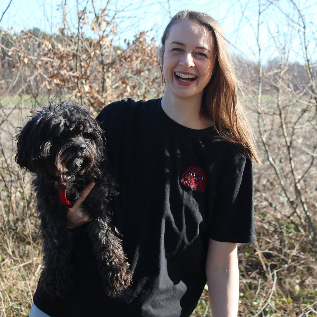 ferchandise1's tweet photo. Die coolen Designs von Puppies and Crime könnt ihr jetzt noch vorbestellen!
Sweater, Shirts, Beanie...alles approved von Hund Olaf! 
Natürlich wie immer fair und nachhaltig produziert.  #merchgefühl 

https://t.co/NXs8W8nktD https://t.co/Bz2OsVa7d8