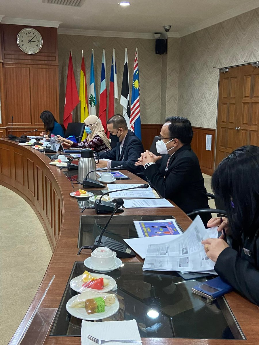 AtomMalaysia's tweet image. Mesyuarat Lembaga Perlesenan Tenaga Atom ke-107 Bil. 1/2022 pada kali ini telah diadakan secara hibrid selaras dengan #NormaBaharu.