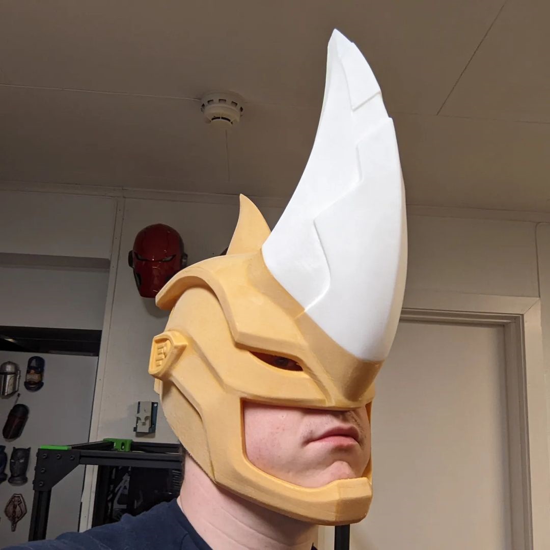 esun3dfilament's tweet photo. By @whitespaceprops Printed with eSUN PLA+
The rough sanding pass is done,. 
P.S. This helmet is cat approved!😂

#3dprint #3dprinting #3dprinted #marvel #rhino #aleksei #spiderman #spiderman #tasm #wearable #cosplay #helmet #3dmodel #3dmodeling #3ddiy #3dmaker #diy #tech #maker https://t.co/Td31KunRit