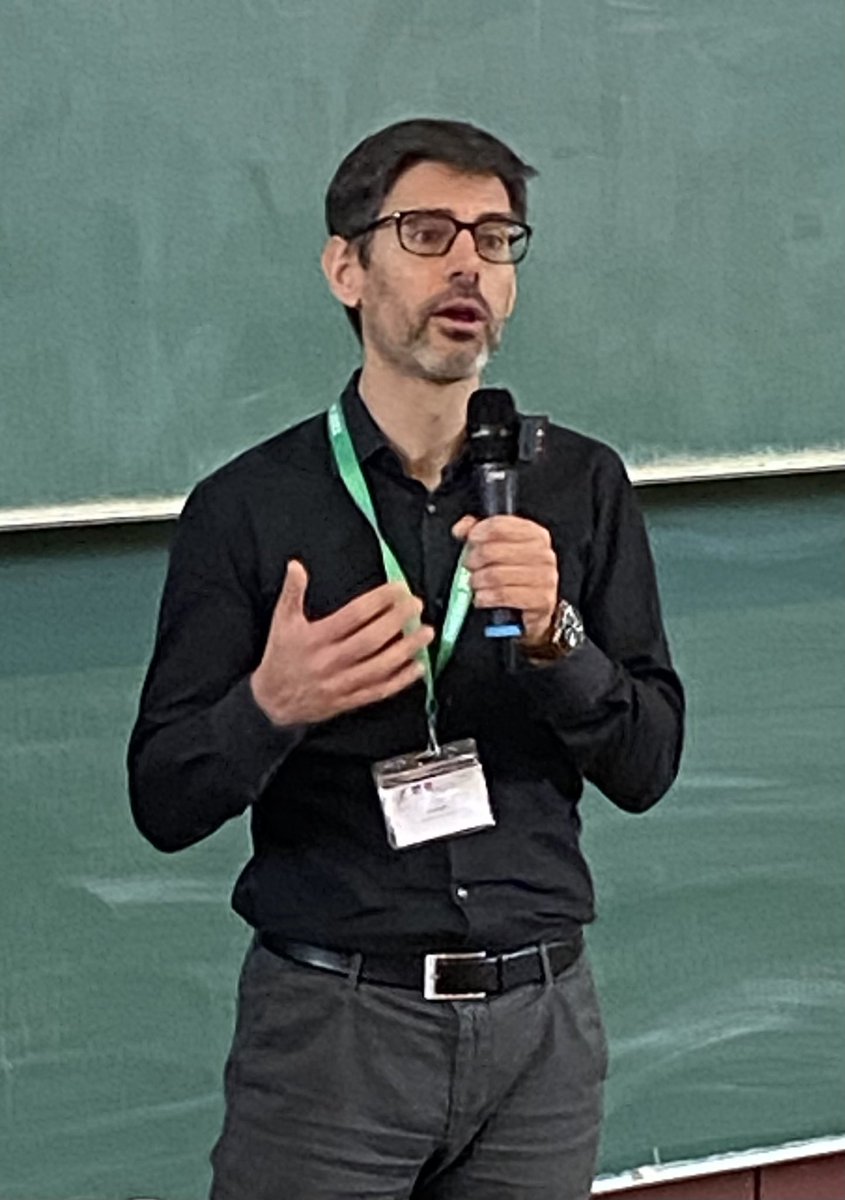 tim_friede's tweet photo. #DAGStat 2022 kicks off with a superb lecture by Miguel Hernan on estimating vaccine effectiveness using observational data @_MiguelHernan https://t.co/FQUQrWlaNX