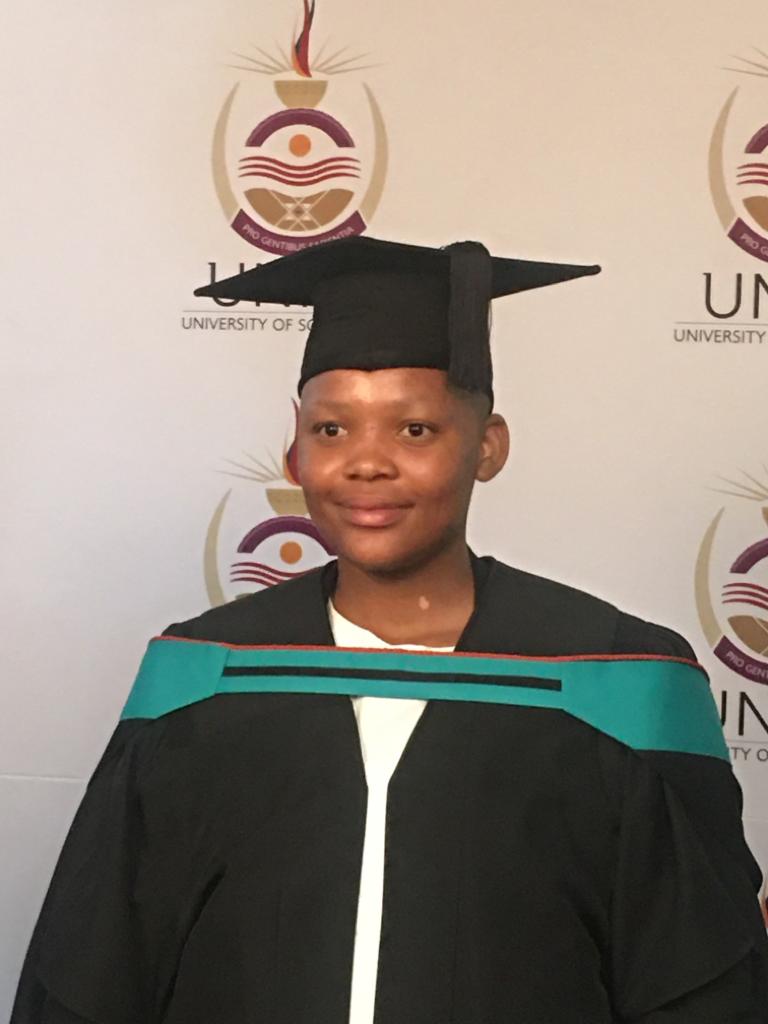unisa's tweet photo. Today, the College of Education conferred degrees. Congratulations to this group of students from CEDU for obtaining degrees with distinction and best of luck in your careers #HalalaClassOf21 #2022UnisaGraduation https://t.co/rOGpNZCzGW