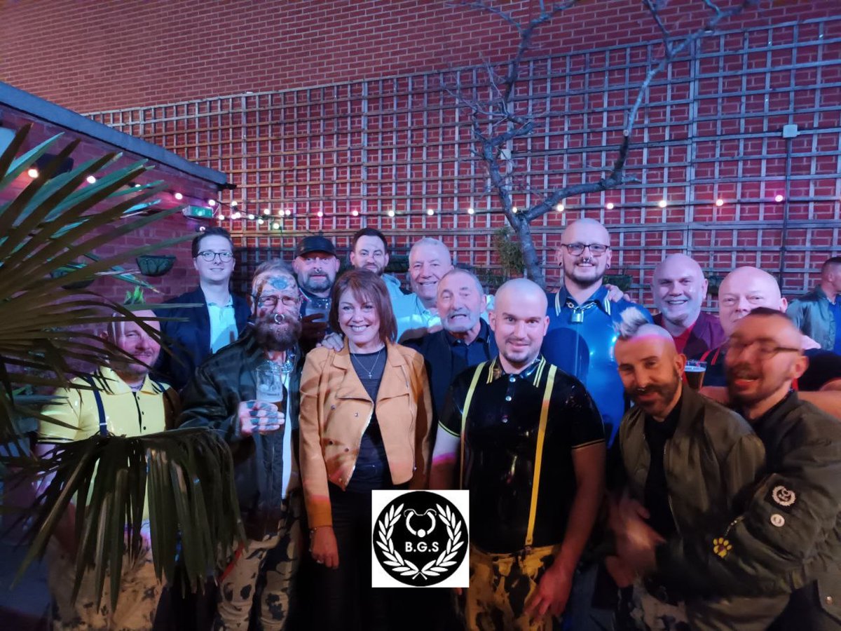 BGS_EVENTS's tweet photo. Wat a Great Skinz Social we had In Birmingham last weekend to celebrate the wonderful Steve Birthday
Think it's time to check out the New website https://t.co/HGDAGzJrIp
And get urself Ready for next meet 29th and 30th of April
#boundBleachers #Skinheads #bgsGroup https://t.co/qcShBogRAE