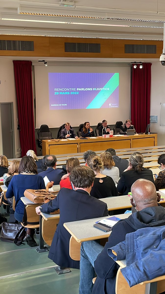 CNBarreaux's tweet photo. « Il y a un renoncement d’accès au droit, au juge mais aussi aux droits sociaux. » @GavaudanJ #injustices @barreaudetours https://t.co/EXFbRthNCU