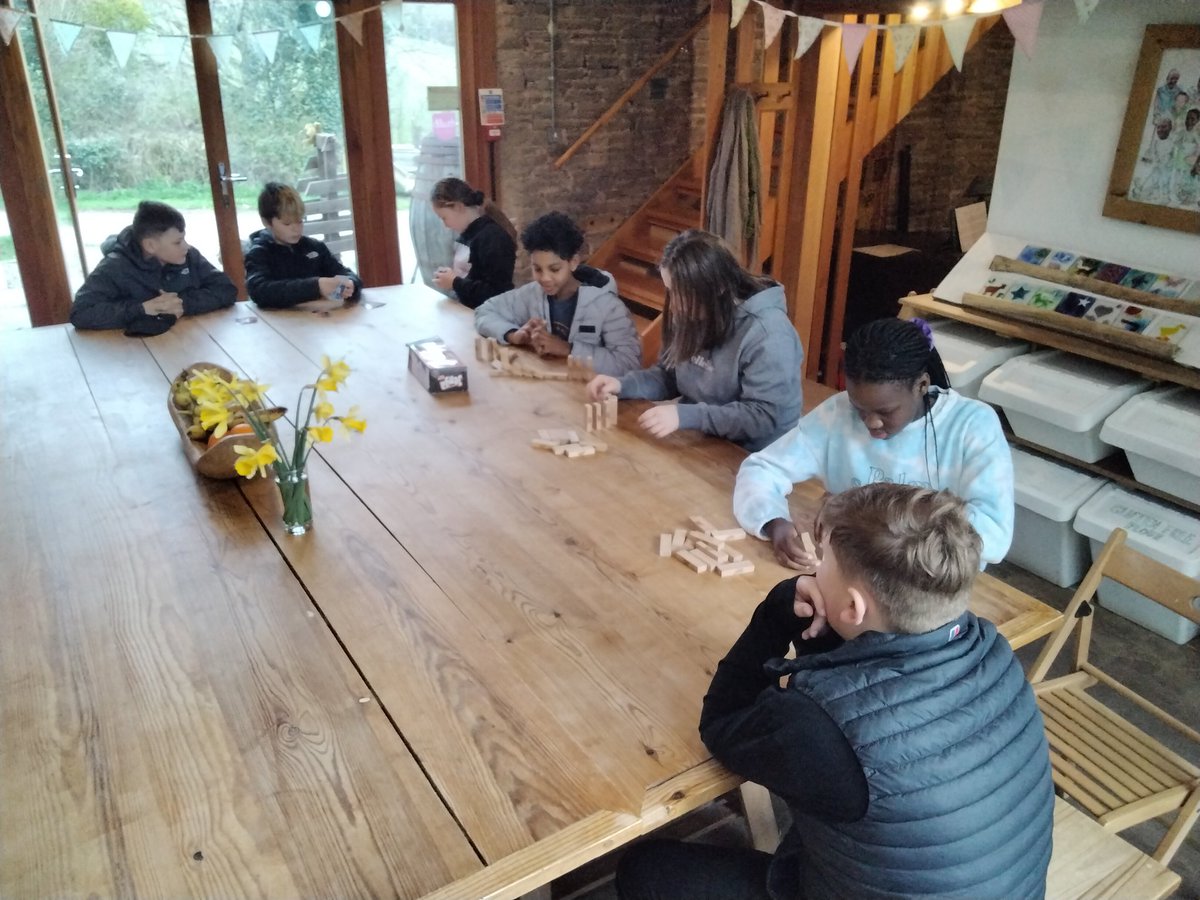 GAAshton_news's tweet image. Relaxing on the farm for our year 7 students.  #notechnologyneeded
@GaaPrincipal