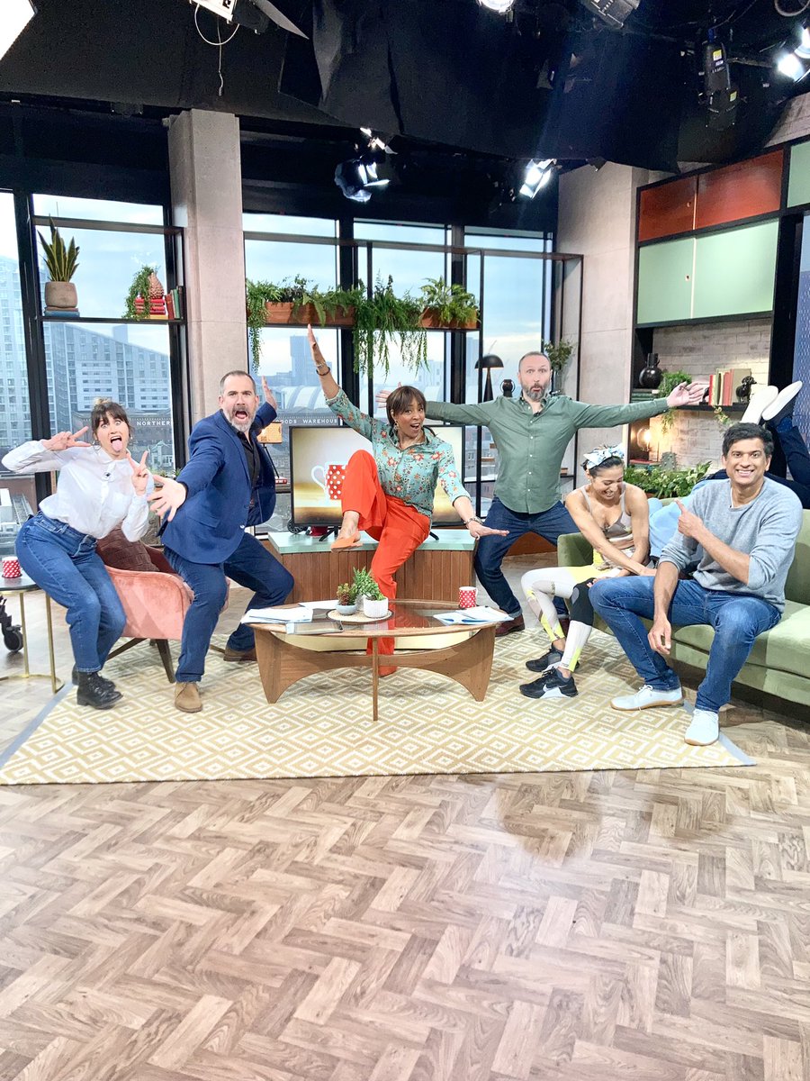 jacquijdesigns's tweet photo. Always such fun with my #MorningLive family @GethincJones @xandvt & #StrictlyFitness guru @karen_hauer๐๐พ I hope our fab @BBCMorningLive viewers give my #SpruceUp4Spring wardrobe tips a go! Don't forget to send in your before & after pics ๐๐พ #SeeYouNextTime @BBCOne๐x https://t.co/EYmrB8yWc7