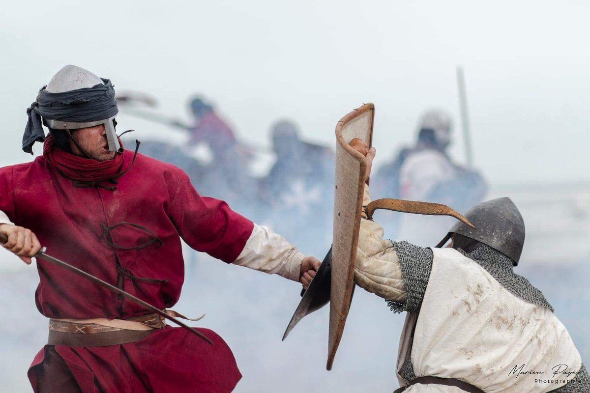 Joey_Rudolf's tweet photo. -Tearless Knight-
Première expérience de réglage cascade sur un champ de bataille médiéval, pour l'IUT de Béziers. 
Super spot à Serignan plage ...
30 combattants dont 11 cascadeurs !

Y'avait même un @Romain_Houles qui foutait du sang partout... https://t.co/Eudsv93Sen