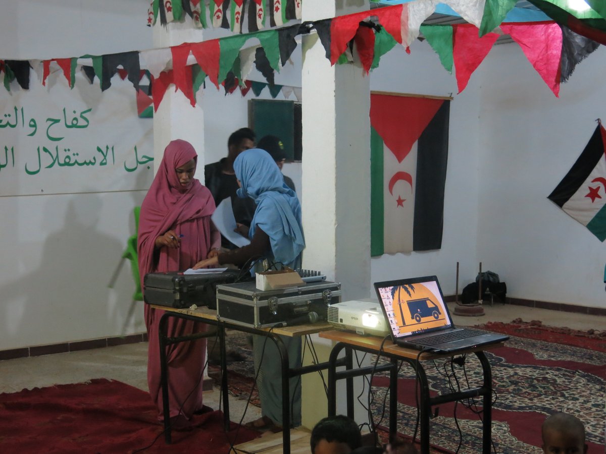 FiSahara's tweet image. The @SolarCinemaWS project is a win-to-win at all levels: @EFA_Rasd can acquire experience in production tasks and use of technical equipment and #refugee population camps, such as Dajla, enjoy the magic of Sahrawi cinema. 🇪🇭📽️
#WesternSahara #Dimesfoundation