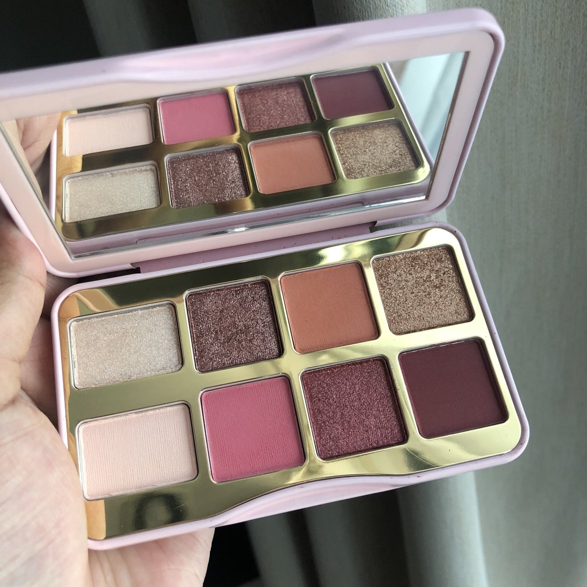 too faced lets play💓
เนื้อสีมาก สวยหวาน ใช้ครั้งเดียวน้อยมาก
✔️350.- รวมส่ง
♡︎ #ส่งต่อสกินแคร์มือสอง #ส่งต่อสกินแคร์ #ส่งต่อคสอ #ส่งต่อคสอมือ2 #ส่งต่อคสอมือสอง #ส่งต่อเสื้อผ้ามือสอง #ส่งต่อ #เครื่องสําอางเกาหลี