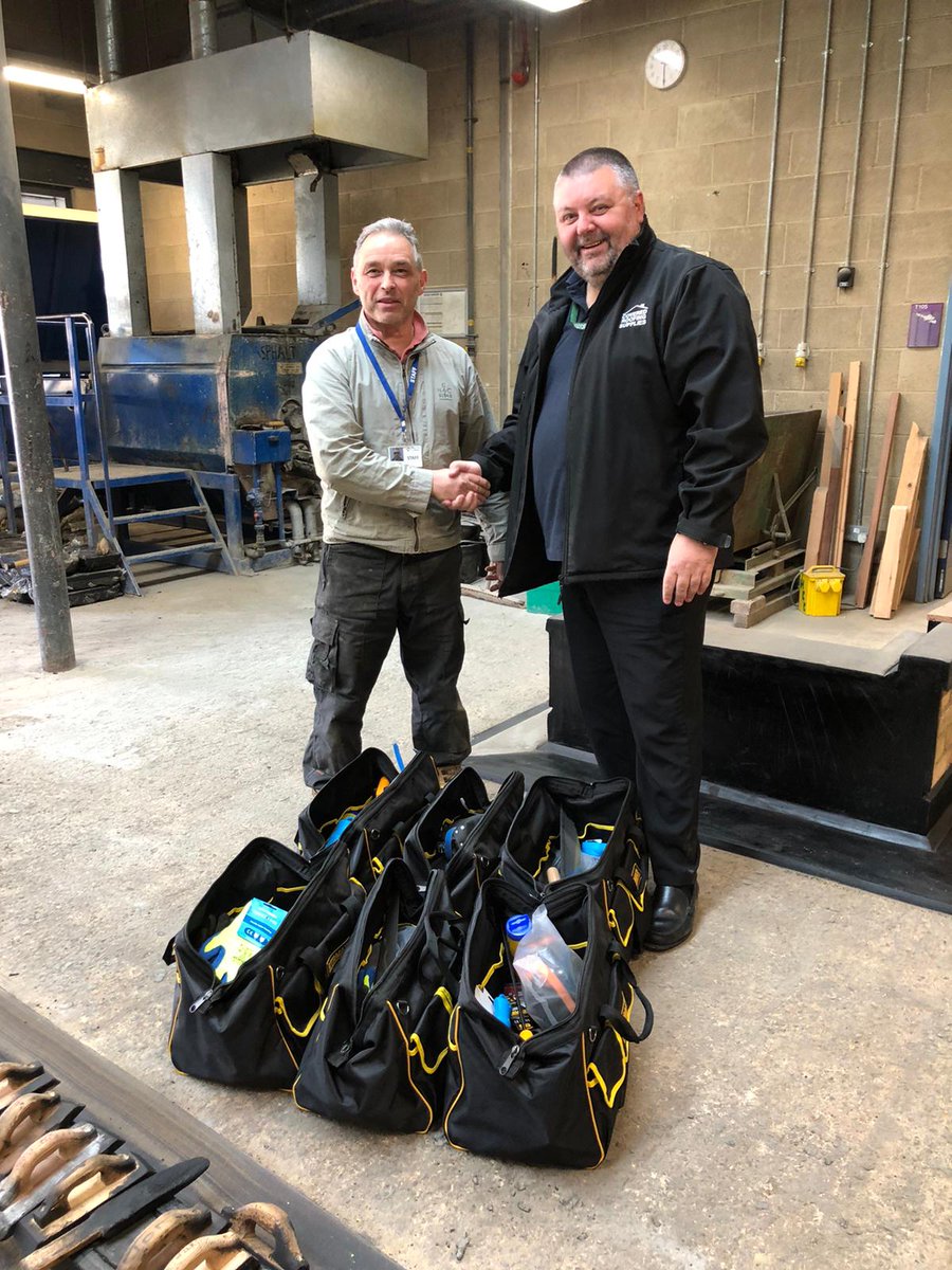 Chris Maloney, MD of @MasticAsphalt member company @Covered_Roofing, has very kindly donated six fully equipped tool bags for use by #apprentices currently on the mastic asphalt #apprenticeship course at @NCCHackney_. Read more at masticasphaltcouncil.co.uk/news/apprentic…