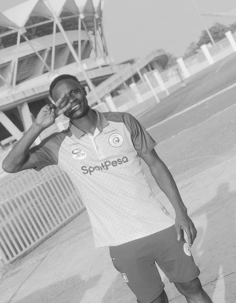 ambokise41's tweet photo. Kuna nguvu mpya katika kuanguka na kusimama tena 🦇 https://t.co/WIFapJo4CA