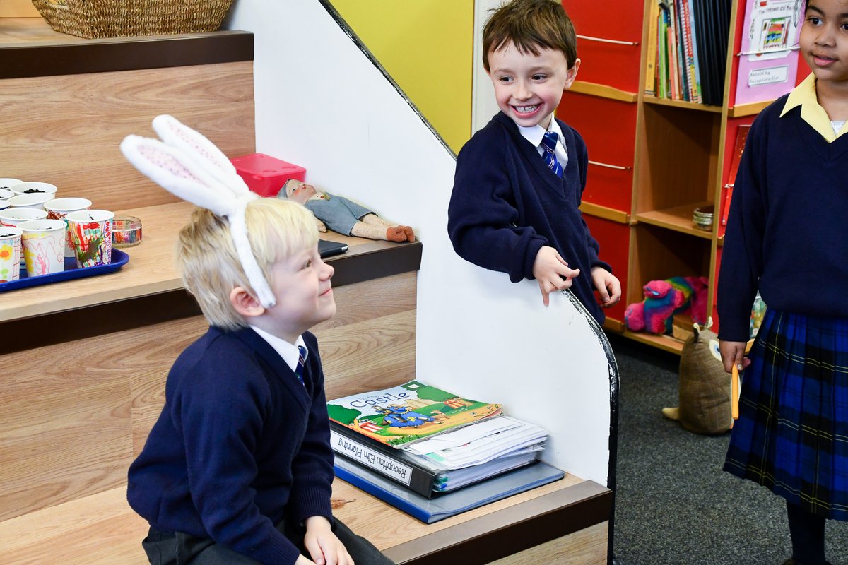 StEdsPrePrep's tweet image. Nurturing artistic minds! 🎨 This morning, Reception Elm have been busy making Easter themed crafts- from colouring Easter eggs to making paper daffodils and chickens. This has been a wonderful opportunity to develop our pupils' creativity, imagination and artistic skills!