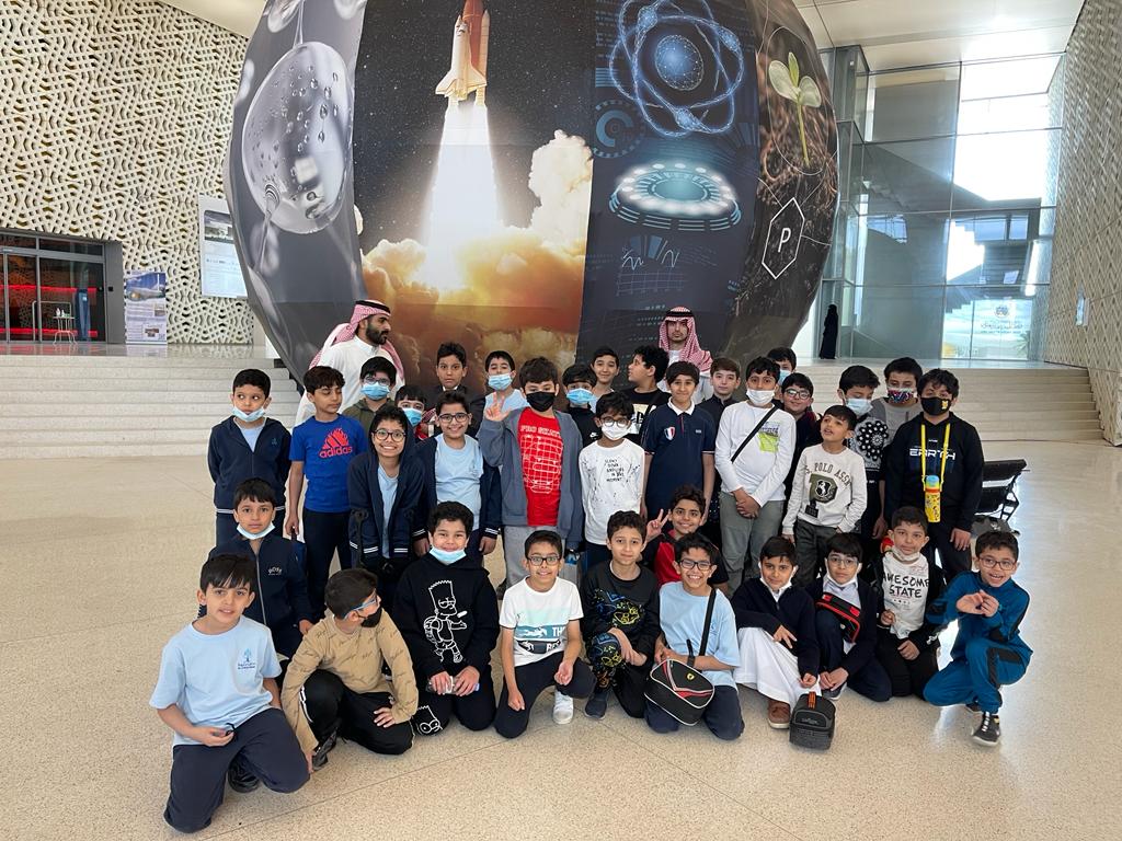 dab_schools's tweet photo. تحرص ابتدائية دار البراءة على دعم وتطوير مهارات طلابها ضمن فعاليات الاسبوع الوطني للموهبة والابداع تمت زيارة واحة الملك سلمان للعلوم للطلاب الموهوبين 
تحت إشراف مدير المدرسة أ.عبدالله بن ابراهيم العاصم
#نحو_مستقبل_واعد https://t.co/bhAkglyd5Z