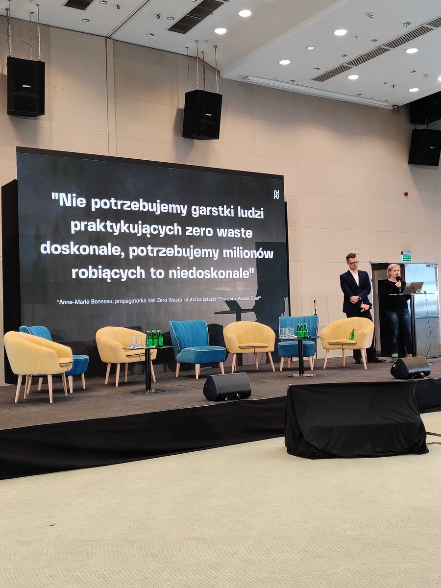 AllHandsPL's tweet photo. "Dopingujmy instytucje do zmian na lepsze i piętnujmy tych, którzy nic nie robią. Pamiętajmy, że każda zmiana to proces, a instytucje to po prostu ludzie. Niedoskonałe tak jak my sami." @dobroslawa_g #KongresKlimatyczny #Lodz https://t.co/rAHfG53m8F