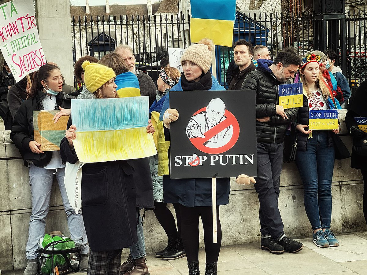TMCAsser's tweet photo. 📢On March 8, we organised a discussion on the international legal implications of the #Russianinvasion of #Ukraine, w/ @HumanityHub &amp; @GemeenteDenHaag. 
The panel addressed the lead-up, the role of #IHL, individual #accountability &amp; impact on civilians.
➡️https://t.co/5aic9Q3JCe https://t.co/Ye4t21yeFP