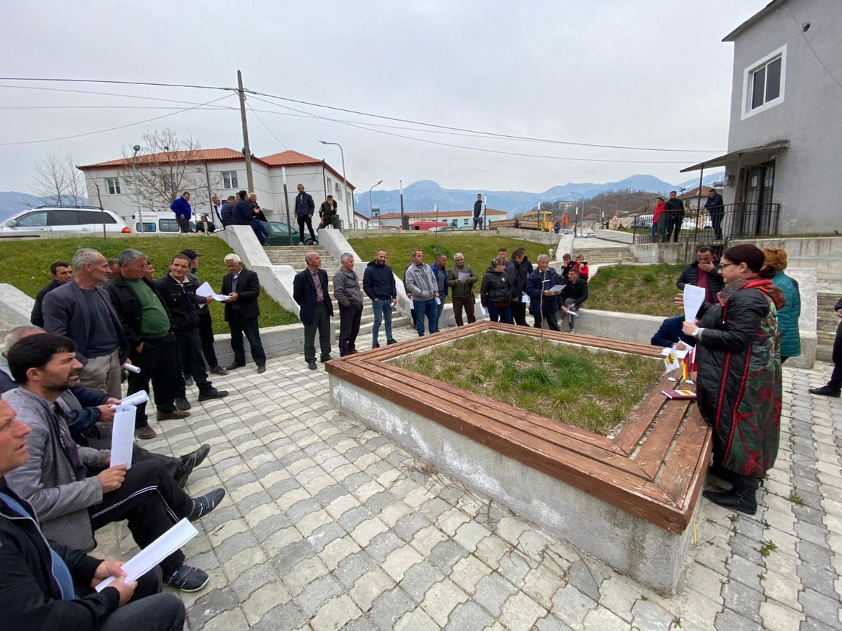 helpalbania's tweet photo. Meeting farmers & rural businesses in #Ndroq #Dajt #Shëngjergj #Zallbastar about @helpalbania small grants scheme
#supportfarmers #supportingwomen #businessgrants #entrepreneurship #economicempowerment
https://t.co/pN9maAC1f5 https://t.co/EQZIvg7s6A