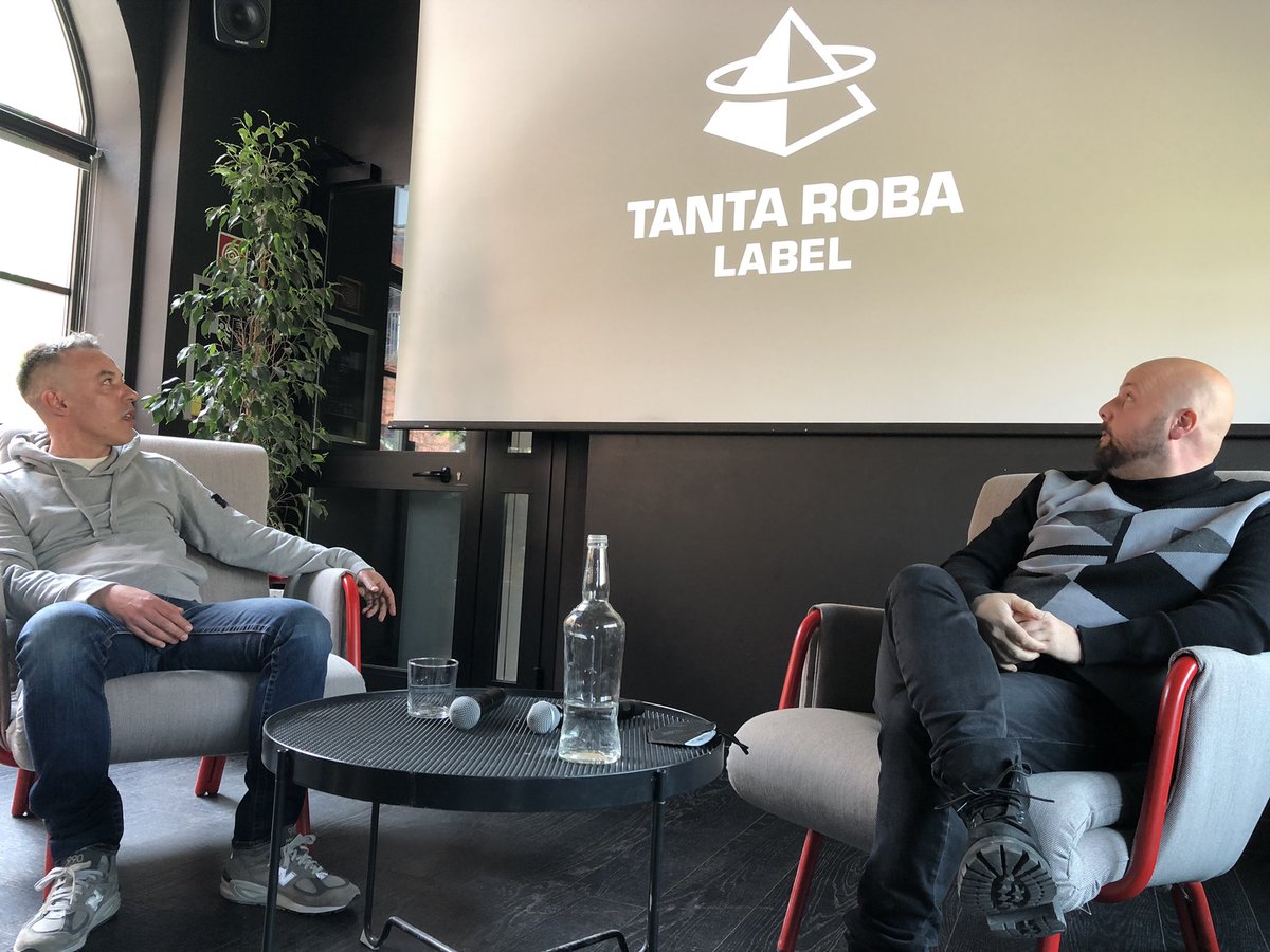 IlContiAndrea's tweet photo. Oggi a #Milano #TantaRobaLabel festeggia dieci anni di attività e presenta nuovi progetti e talent. Rinnovato anche il logo. A presentare Daniele Harsh e Jacopo Pesce (Island Records) https://t.co/5KVqvlLs0f
