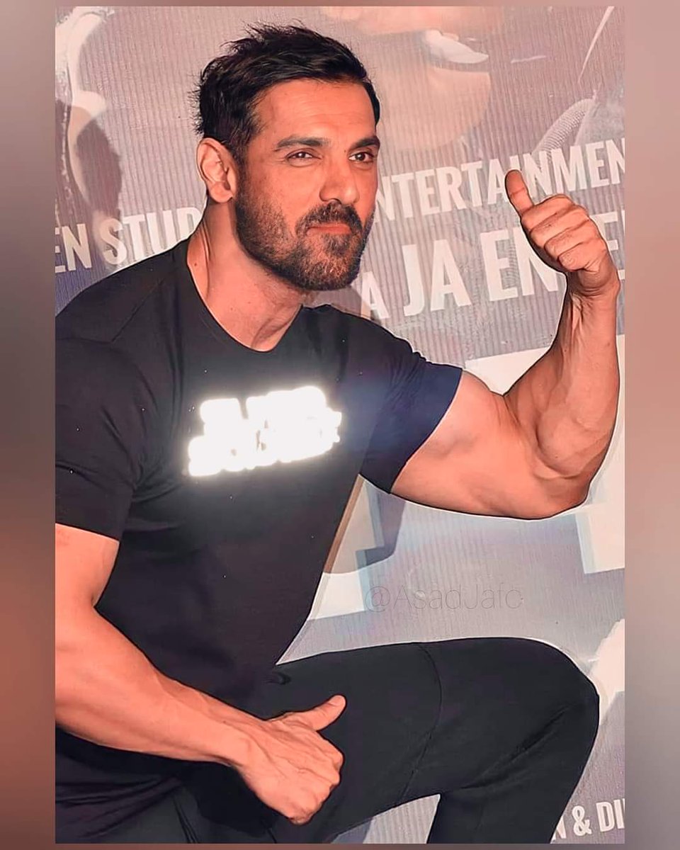 Akkian_Ranveer's tweet photo. SUPER SOLDIER BICEPS 💪
#Attack
#JohnAbraham
#3DaysToGoAttack https://t.co/AHf4cog0iA