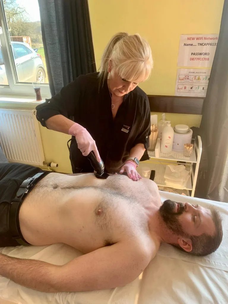 SwaffhamRUFC's tweet photo. Adam's Hair Removed!
Funds are being raised to purchase a replacement battery and pads for our Defibrillator, and for other medical kits and requirements for the Club
£300 had been raised via our JustGiving page. Please donate if you can:
https://t.co/OUVc9Ha6q0 https://t.co/tkbCmcxdQn