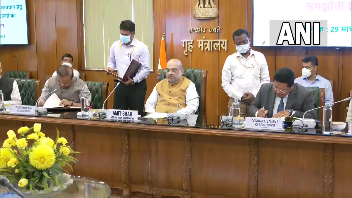 ANI's tweet photo. Delhi | Assam CM Himanta Biswa Sarma and Meghalaya CM Conrad Sangma sign an agreement to resolve the 50-year-old pending boundary dispute between their states. https://t.co/0ocEKgsuKR