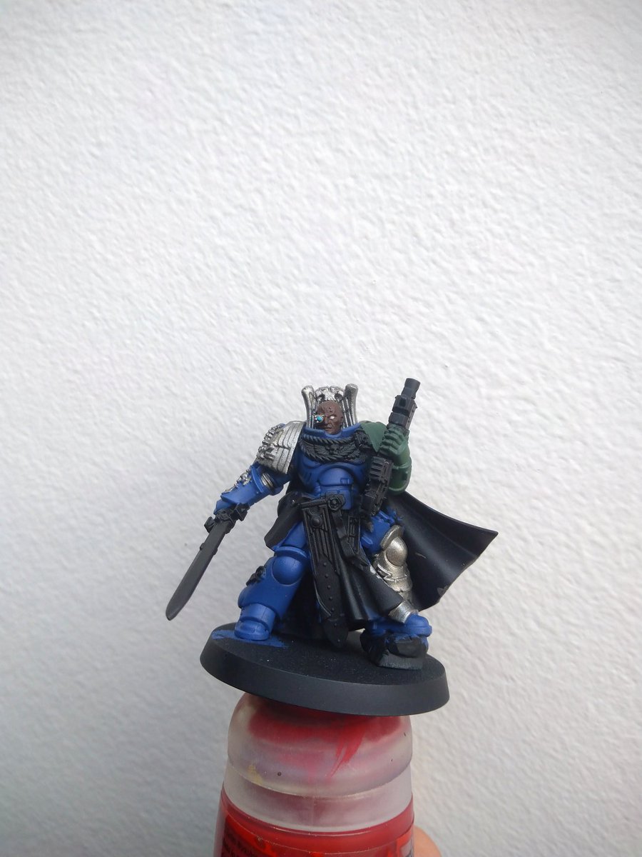 WarpEmu's tweet photo. I finally sat down and started working on my captain for my Dark Angel successor chapter army. I decided to keep doing my colour scheme; I love it too much. Even its a little bit colour busy #WarhammerCommunity #Warhammer40k #Spacemarine #SuccessorChapter #DarkAngels #Duskguard https://t.co/urORV9S5Ma