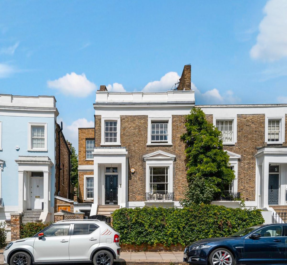 Stacks_London's tweet photo. This 5-bed semi-detached home provides direct views of Rochester Terrace Gardens. Built c.1840 &amp; providing over 3,000 sq ft that has maintained much of its original charm. Only moments from Camden Town with its markets &amp; range of independent shops. On with @Goldschmidt1888 https://t.co/Df0OmQmOWV