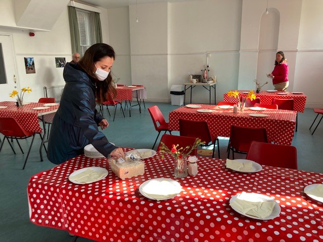 creightoncentr's tweet photo. What another lovely #Homeline Afternoon Tea party! 🥳 It's always great to welcome our members, enjoy  tasty food and have a good chat.  
A huge thanks to our dedicated volunteers for helping out at our events 😊
So grateful to @SmileBrigadeUK who provided us with delicious food! https://t.co/HQLUtXuOjI