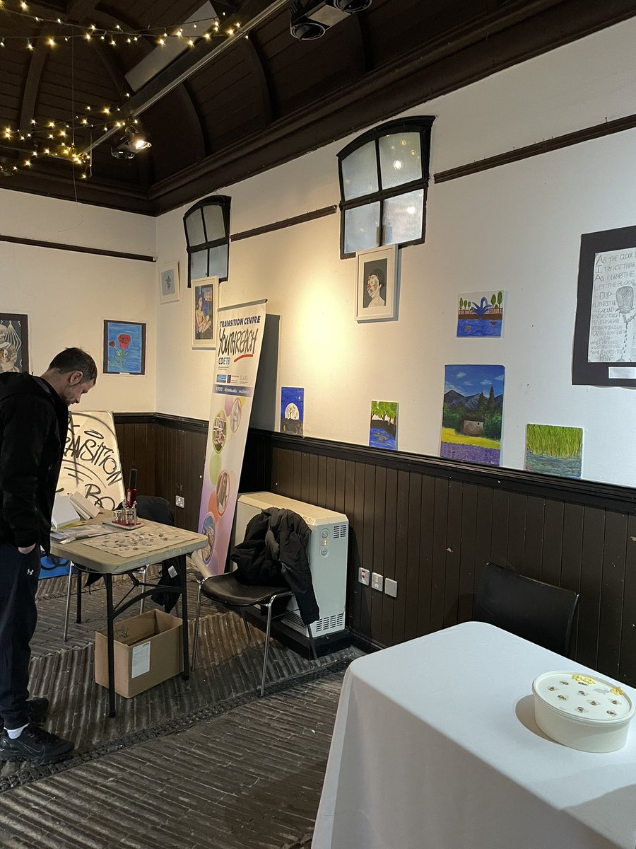 Great Youthreach art exhibition in St Anne’s Park today with framing by our very own students here - congrats to @YouthreachTran1 for the fabulous work @CityofDublinETB @SOLASFET @ESF_Ireland