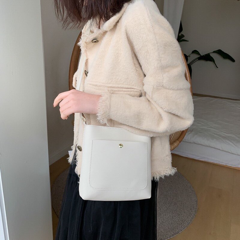 jakaikaaa's tweet photo. =͟͟͞♡ Price : 159฿.- | 𝚌𝚘𝚍𝚎: 𝟷𝟿𝟼
εїз ส่งฟรี ใบต่อไป+5
εїз วัสดุ : หนัง PU อย่างดี
εїз มีช่องเล็กด้านหน้า 1 ช่อง (มีกระดุม) 
εїз ขนาด : กว้าง 20*สูง 19*หนา 5 cm
εїз ใส่มือถือ กระเป๋าสตางค์ได้

#กระเป๋าผ้า #กระเป๋าไอแพด #กระเป๋า #กระเป๋าสะพายข้าง #รับตัวแทน #กระเป๋าเกาหลี https://t.co/NvqqUnKTTI
