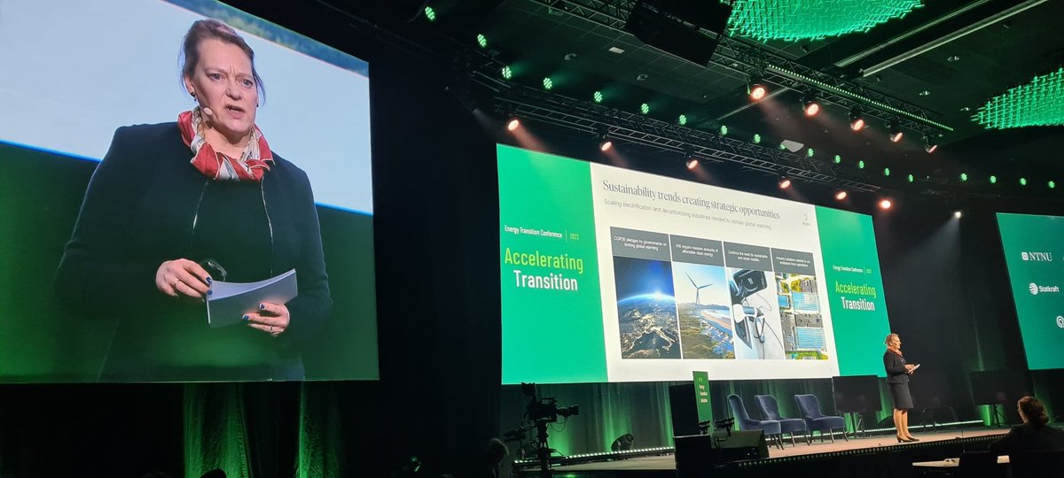 NTNU_ET's tweet photo. Session: Rapid deployment: Behavior &amp; Technology. First speaker on stage: Kathrine Fog @NorskHydroASA 
"We are exploring renewable solutions: hydrogen, solar and battery value chains. While continuing to develop hydro power"

#energytransition #ETC2022 #AcceleratingTransition https://t.co/pZKe7fcHtT