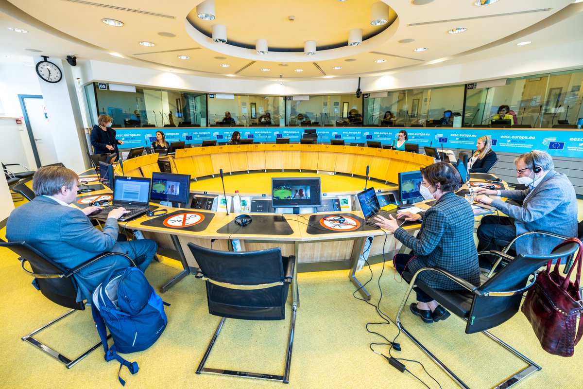 EESC_REX's tweet photo. 👏According to Corinne Vargha from @ilo:
📌Free Trade Agreements & #TSDchapters are to be seen as a vehicle to promote the #development of economies by countries for their own people
📌Labour inspection & #SocialDialogue are key tools to promote labour rights https://t.co/3ExOevqmB1