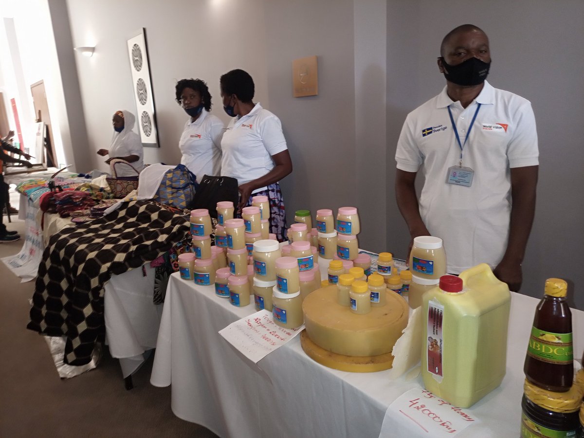 RusiziDistrict's tweet image. Uyu munshinga  #coreproject wakoresheje  amafaranga agera kuri miliyari 12 ku nkunga ya #SIDA. Ukaba warafashije abagore n'urubyiruko mu guhanga imirimo ibyara inyungu (Off farm jobs) irimo ubukorikori, ubuvumvu n'ibindi. @RwandaGender @YouthCultureRW