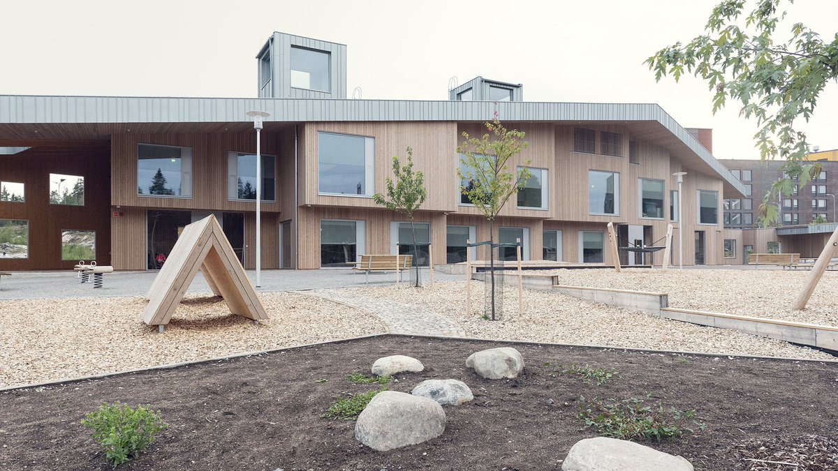 Hopealaakso Daycare Centre presented in ARK 2/2022 @ARK_Review 
#woodenarchitecture #finnisharchitecture #clt #daycare #rakennuspartio #Helsinki @puurakentajat