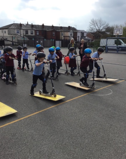HindleyJunior's tweet photo. Yesterday, we welcomed @ScootFit into school as a treat for this term's Attendance reward. The children had a wonderful time! Thank you Scoot Fit!🛴 https://t.co/qJjs9n2j68