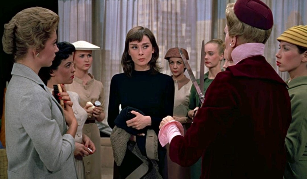 Amor_De_Cine's tweet photo. MOMENTOS MUSICALES [101]

🎼 Canción: "Bonjour, Paris!"
🖊 Autores: #RogerEdens &amp; #LeonardGershe [Letra]
🎤 Intérpretes: #FredAstaire, #AudreyHepburn &amp; #KayThompson 
🎬 Película: "Funny Face"
📽 Director: #StanleyDonen 

➡️ https://t.co/8A5ISlSfWr https://t.co/EfqXRcFPvI