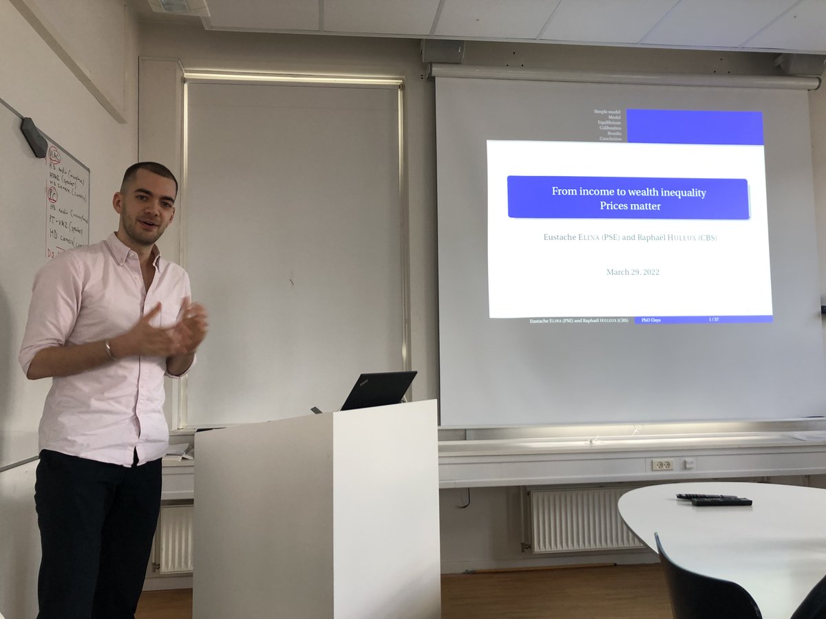 DoloresRomeroM's tweet photo. Our @CBS_ECON #PhDAfternoon has just started. We have fix wonderful presentations, each with a very devoted discussant!  

1/
Raphaël Huleux @RaphaelHuleux : From income to wealth #inequality: prices matter
Discussant: Natalia Khorunzhina

#EconTwitter @CBScph #PhDlife https://t.co/LD3k3saXEs