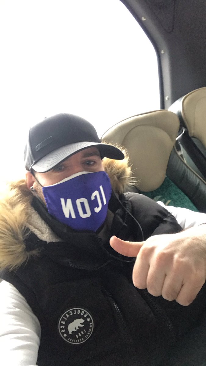 HowyaPodcast's tweet image. Which @HowyaPodcast host would win in the down a pint challenge 🍺 🤔

Comment below and let us know who is more thirsty for the sauce ! ✌️

@TheGaraShow @IrishGenesisTTV