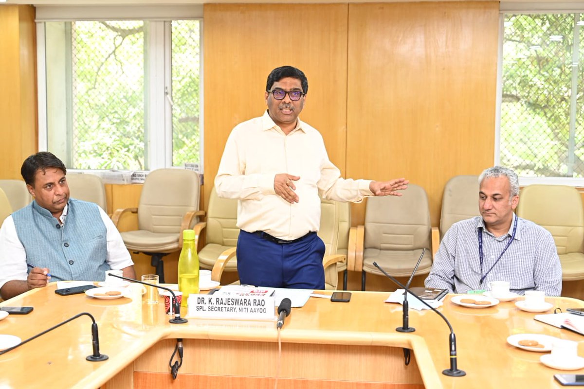 mit_sog's tweet photo. #MITSOG's MPG 17th batch students interacted with Dr. K. Rajeswara Rao, IAS - Special Secretary, @NITIAayog , Govt of India on Day 7 of National Study Tour 2022
#CareerinPolitics #NationalStudyTour https://t.co/mFCzMX6Ozh