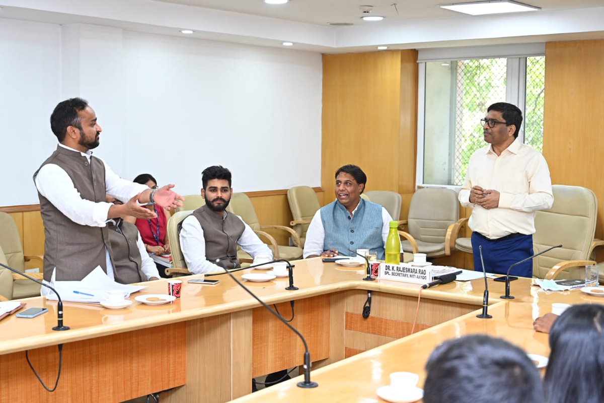 mit_sog's tweet photo. #MITSOG's MPG 17th batch students interacted with Dr. K. Rajeswara Rao, IAS - Special Secretary, @NITIAayog , Govt of India on Day 7 of National Study Tour 2022
#CareerinPolitics #NationalStudyTour https://t.co/mFCzMX6Ozh