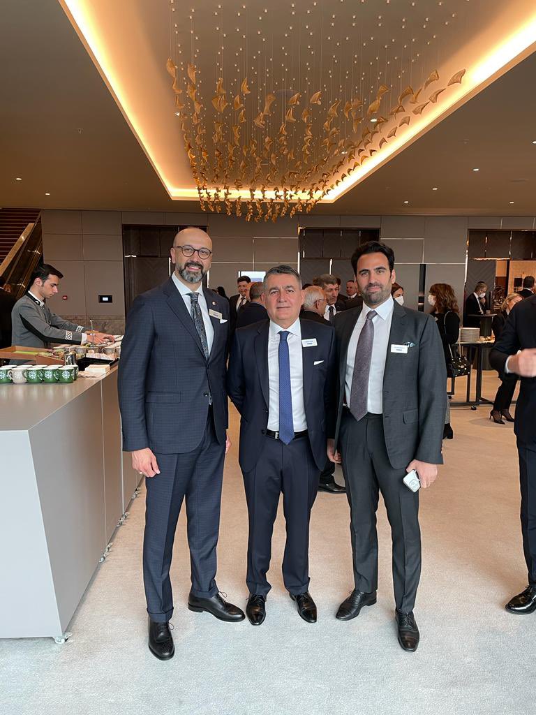 eferizvanoglu's tweet photo. Bugün #Tüsiad Genel Kurulu’na sevgili dostum #Türkonfed YKÜ @SemihBeken ile katıldık. Yeni başkanımız seçildi. Sn. Orhan Turan’a başarılar dilerim. @TUSIAD https://t.co/fXJHENo3LP