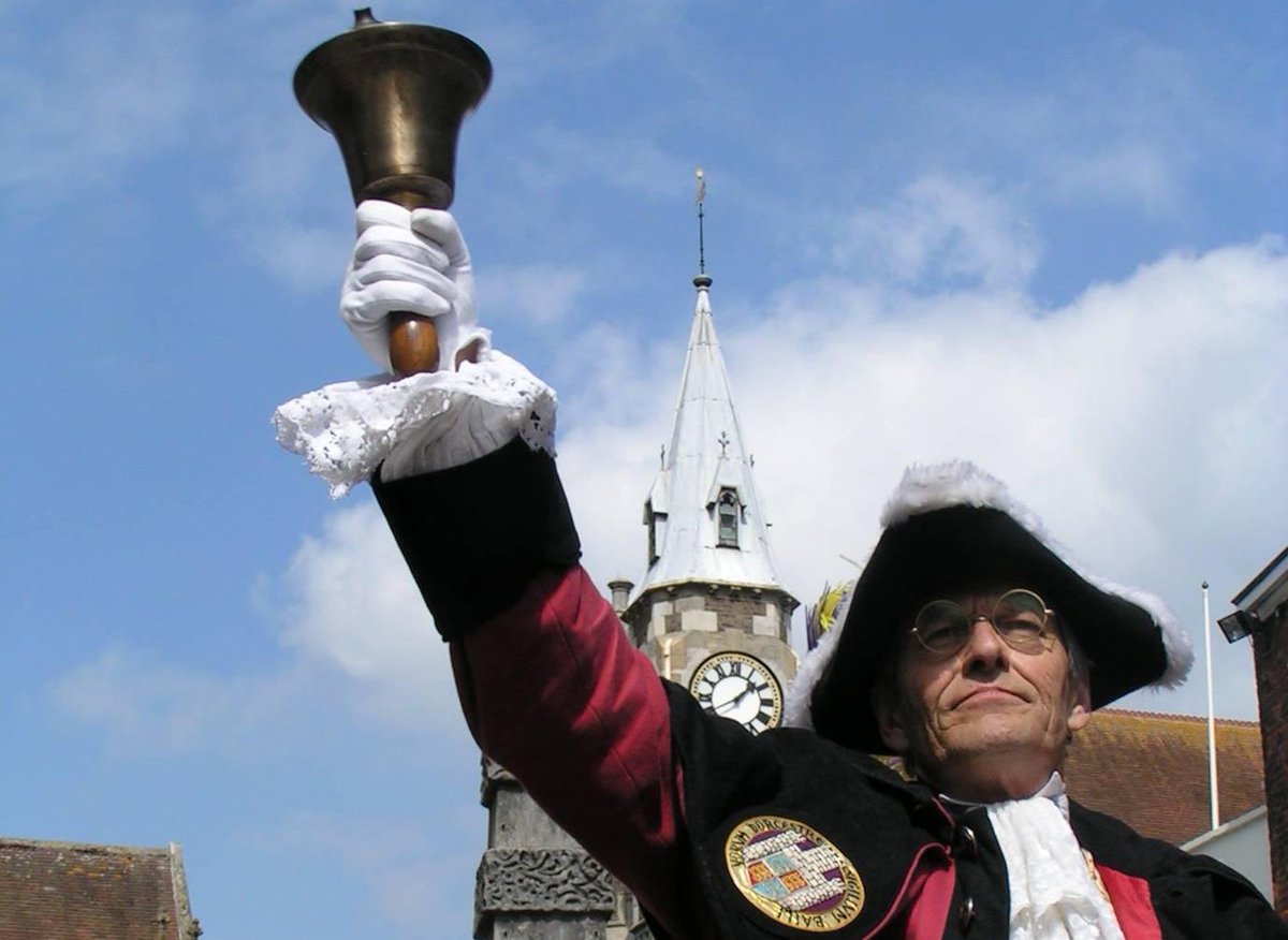 DorsetWriter's tweet photo. #AlastairChisholm  #DorchesterTownCrier #UkraineVigil #ThomasHardy #TheManHeKilled #Keep106

Alastair Chisholm reads Thomas Hardy's "The Man He Killed" (not "Drummer Hodge") at the Ukraine Vigil in Dorchester on March 17th. 
https://t.co/rabOw0qqJE

https://t.co/sKBdV6ZHqr https://t.co/b8BkGRfXF9