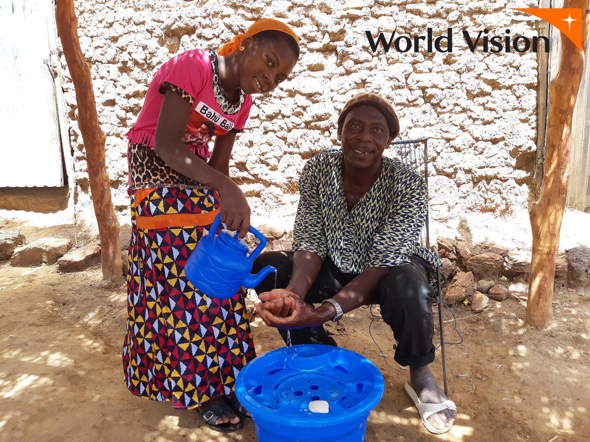 WVMali's tweet photo. Little Bintou is proud to show her father the good hygiene practices she learned at school.
Our program "Wash in School" teaches children good hygiene practices, which they popularize in their families.
#WashInSchool
#Hygiene_Health
#Kids https://t.co/W47nHMUJFO