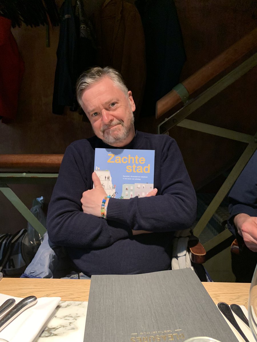 bartkeirse's tweet photo. Vandaag maken we kennis met het concept #zachtestad op het voorjaarscongres van de @VRPvzw. Elke deelnemer ontvangt het boek. Het wordt een drukke signeerdag voor @davidsim https://t.co/kcs8MOaXna