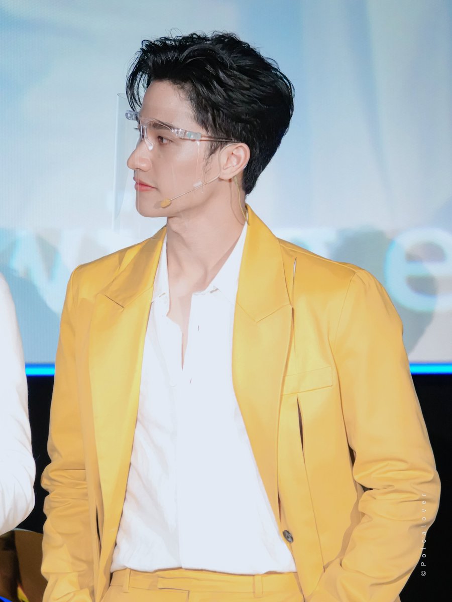 PolcaLover's tweet photo. y e l l o w &amp; c o o l 💙
ความหล่อของพิเต้ ดีต่อใจเสมอ 🤗
#tawan_v https://t.co/se7ho6WQLs