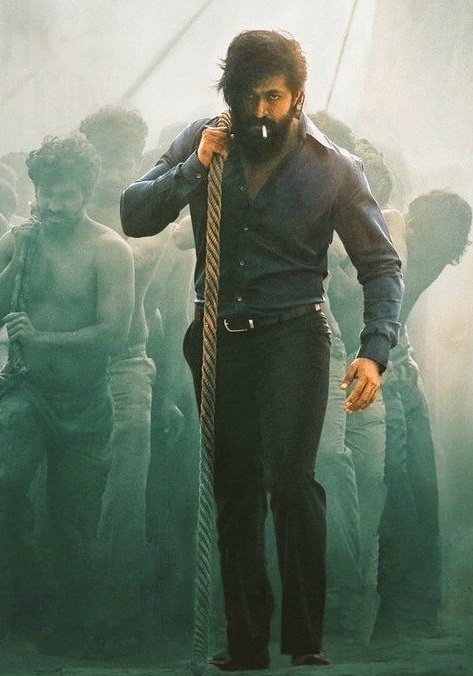 RoshniBhatt17's tweet photo. #RRRBlockbuster already..
#KGFChapter2 & #BeastTrailer will be blockbuster definitely..
Where is hindi cinema...
Going back dqy by day....
#3DaysToGoAttack
#AkshayKumar𓃵
#SalmanKhan #KaranJohar https://t.co/qmGQTlcmFc