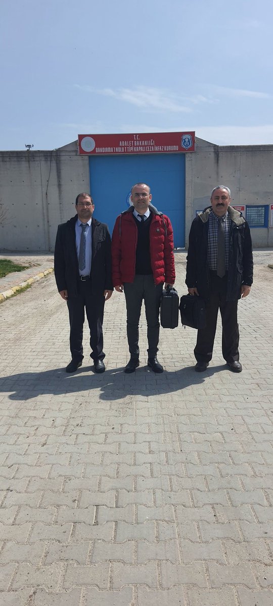 #adrestenüfushizmeti projesi kapsamında bu haftada ilçemiz cezaevinde bulanan 19 tutuklu/hükümlünün kimlik kartı başvuruları alınmıştır. #hayatinizinheraninda <a href="/hasansildak/">Hasan ŞILDAK</a> <a href="/sefikaygol/">Şefik AYGÖL</a> <a href="/MahmutKececi61/">🇹🇷Mahmut KEÇECİ🇹🇷</a> <a href="/Balikesir_nvi/">Balıkesir İl Nüfus ve Vatandaşlık Müdürlüğü</a> <a href="/engin_aksakal/">Engin Aksakal</a>