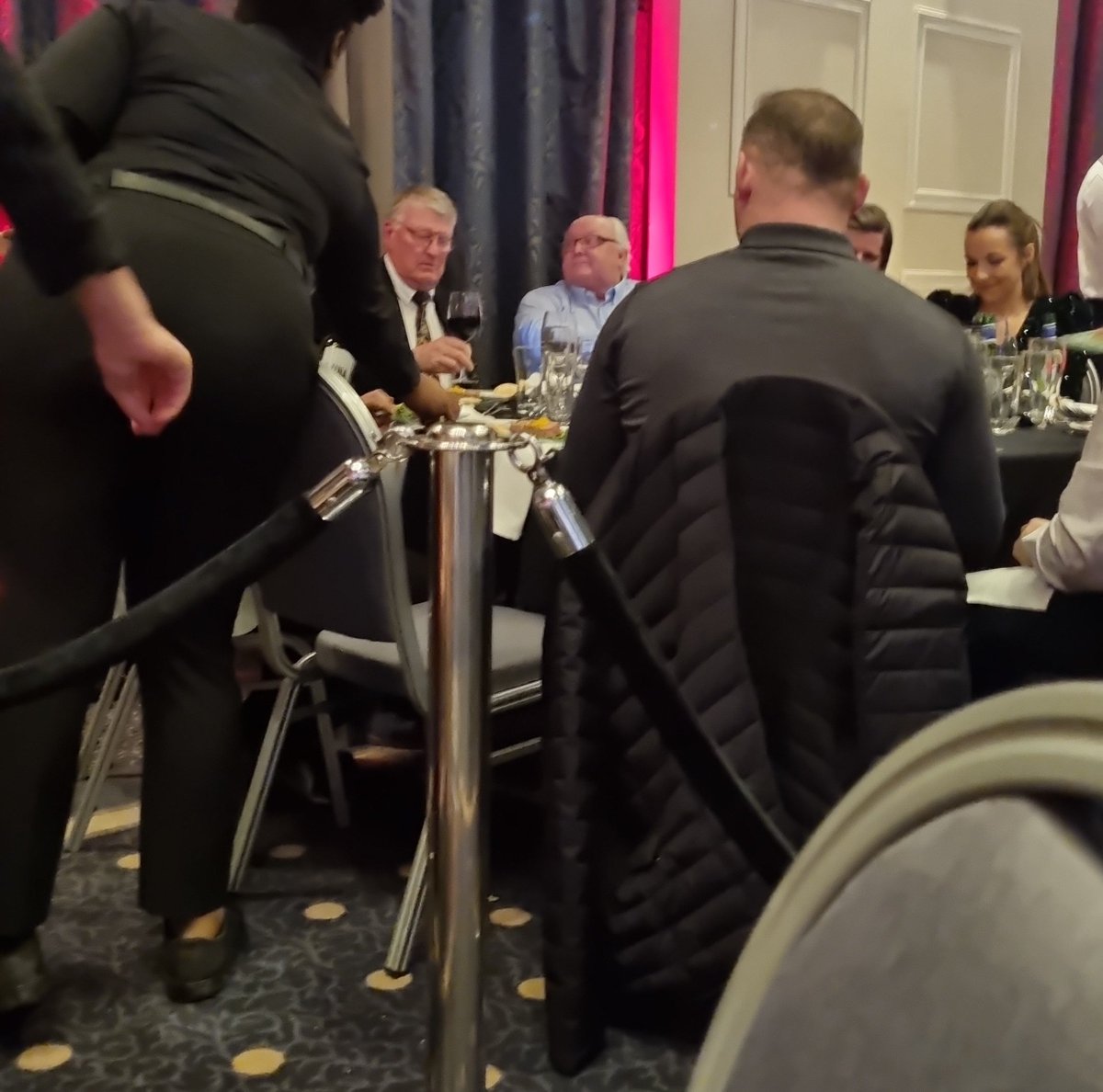 Tomnmufc's tweet photo. Sat eating a three course dinner for 90 mins with my idol sat behind me. Dreams come true. 😭 #legends7 https://t.co/vAVoR1dciw