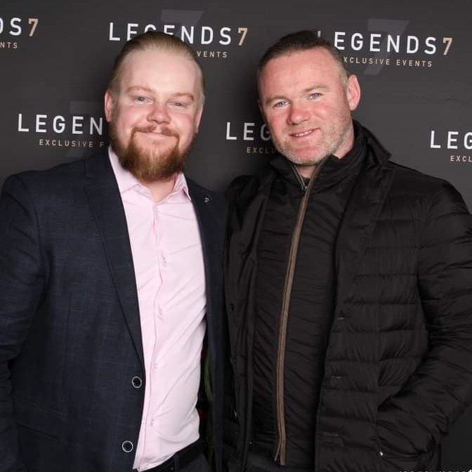 Tomnmufc's tweet photo. Sat eating a three course dinner for 90 mins with my idol sat behind me. Dreams come true. 😭 #legends7 https://t.co/vAVoR1dciw