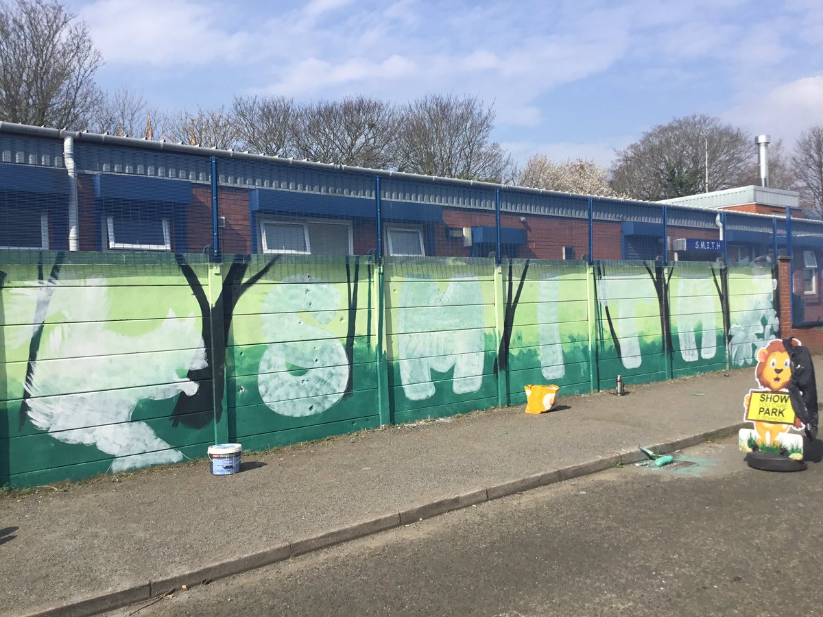 st_michaels_ham's tweet photo. We can’t wait to see the mural completed it looks amazing already! The children are really enjoying watching the progress each day by @paulcurtisart 🎨 #SMITHCommunity https://t.co/HmKESr14IZ